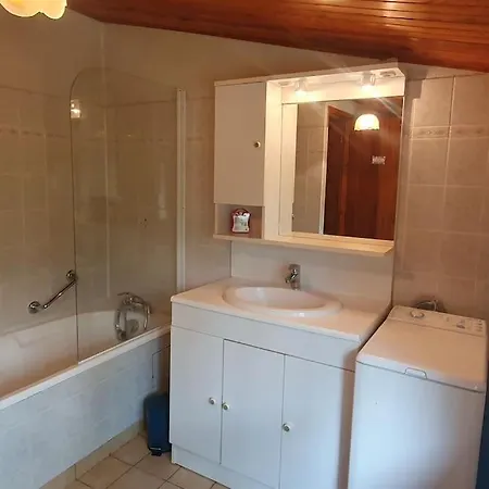 Maison Sur Un Terrain Boise Proche De Rocamadour. *