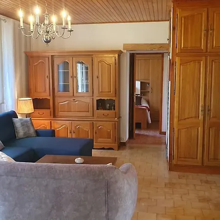 Maison Sur Un Terrain Boise Proche De Rocamadour. Feriehus